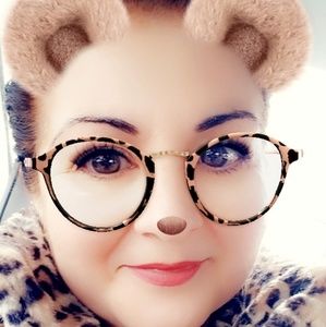 Meet your Posher, Alma